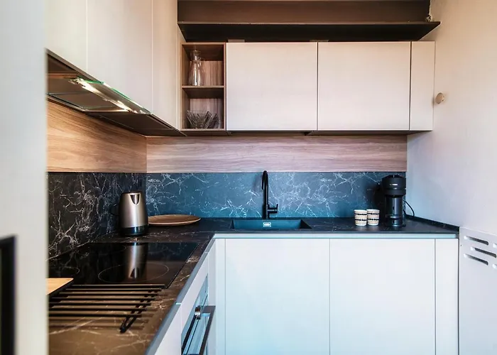 Il Castello - By Myhomeincomo * 메나지오