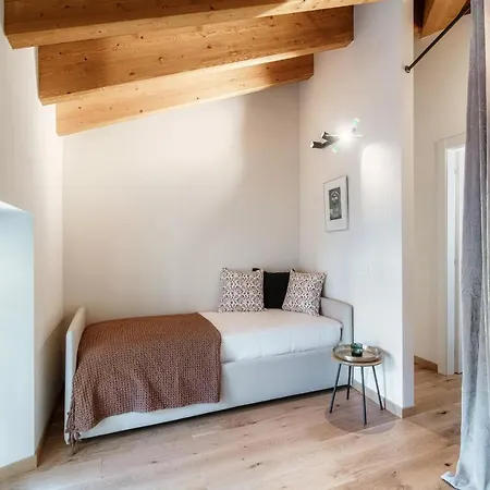 Il Castello - By Myhomeincomo 메나지오